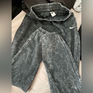 Nike sweats xs like new
